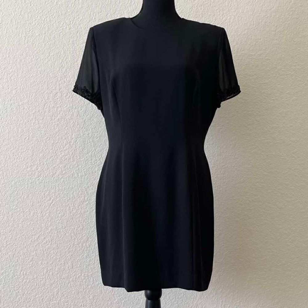 DONNA MORGAN black Beaded Lined Short Sleeve dress size 12P - Picture 2 of 16